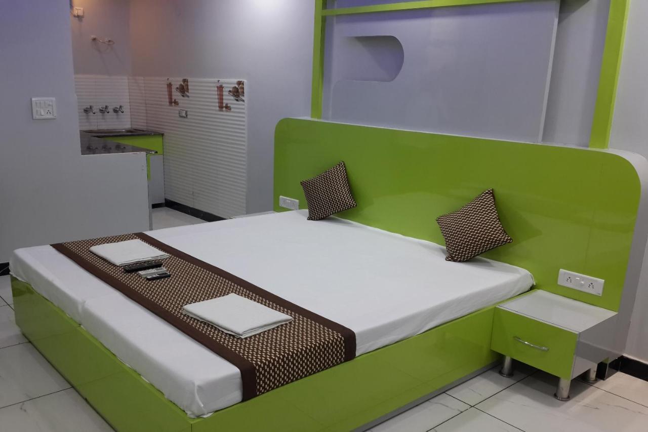 Oyo 86669 Arnav Residency Hotel New Delhi Exterior photo